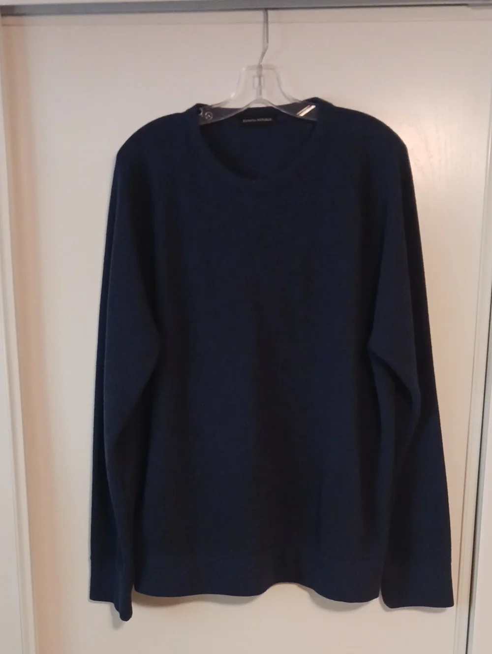 Banana Republic Men's Navy Crewneck Sweater